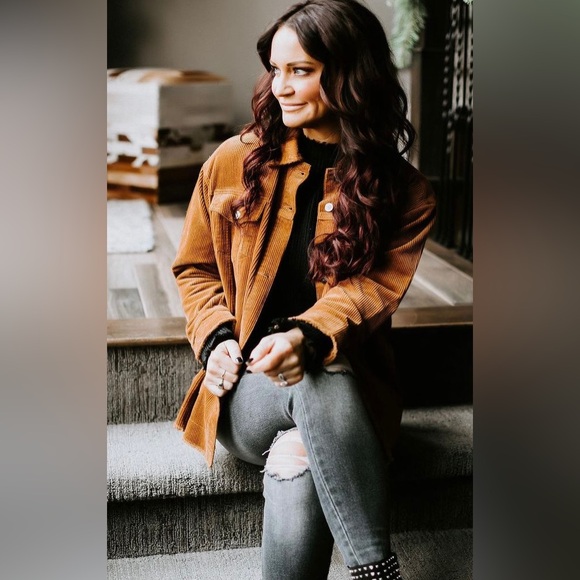 Chelsea DeBoer by Lily & Lottie Corduroy Camel Shacket - Picture 3 of 9